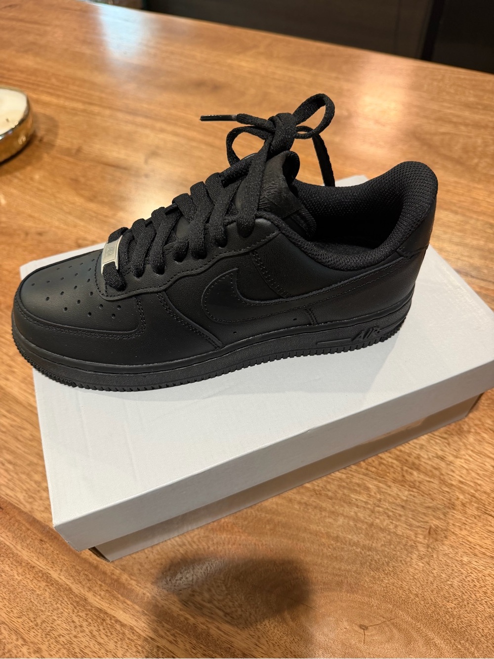 Black Low-Top Leather women Sneakers